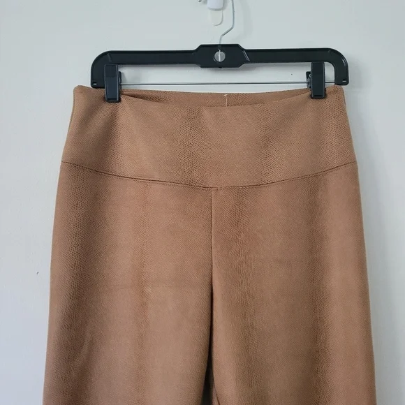 White House Black Market Faux Suede Animal print Runaway Leggins Size 12 - Picture 5 of 14